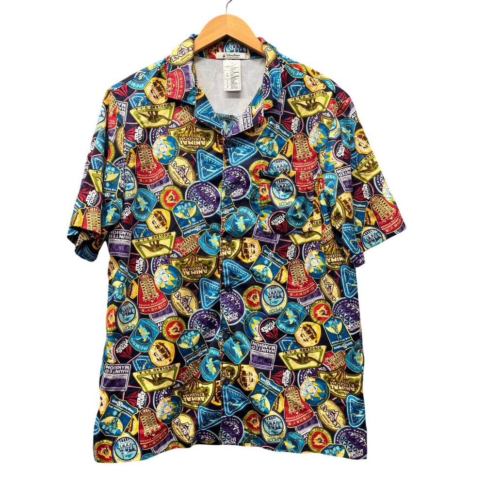 Disney Parks Camp Shirt Button Up Mens Medium Theme Park Badge AOP‎ Vacation